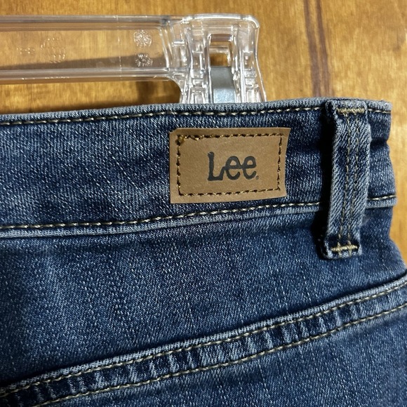 Lee Riders Relaxed Jeans Womens 12 Medium Wash High Rise Straight Leg Denim - Picture 6 of 7